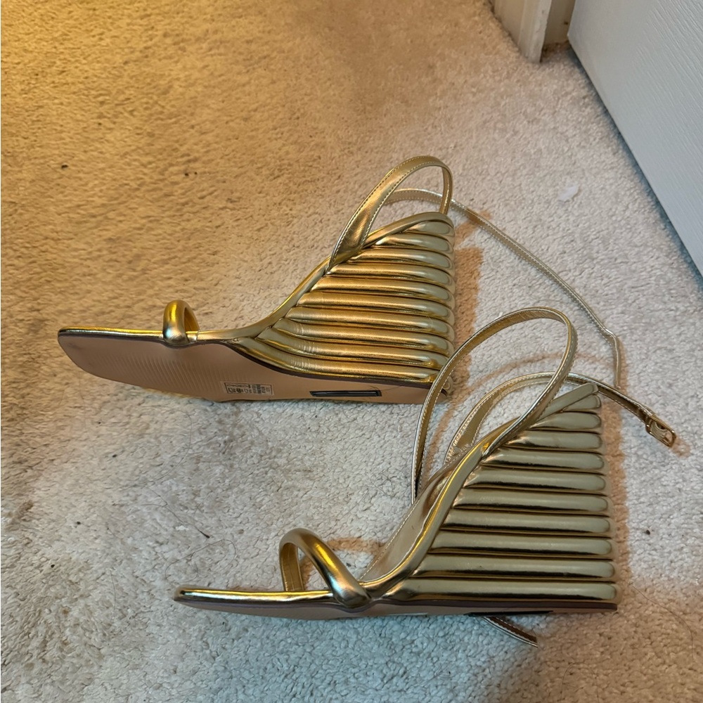 Azalea wang gold wedge shoes
